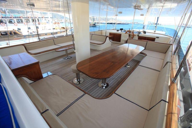Spacious Fly Deck