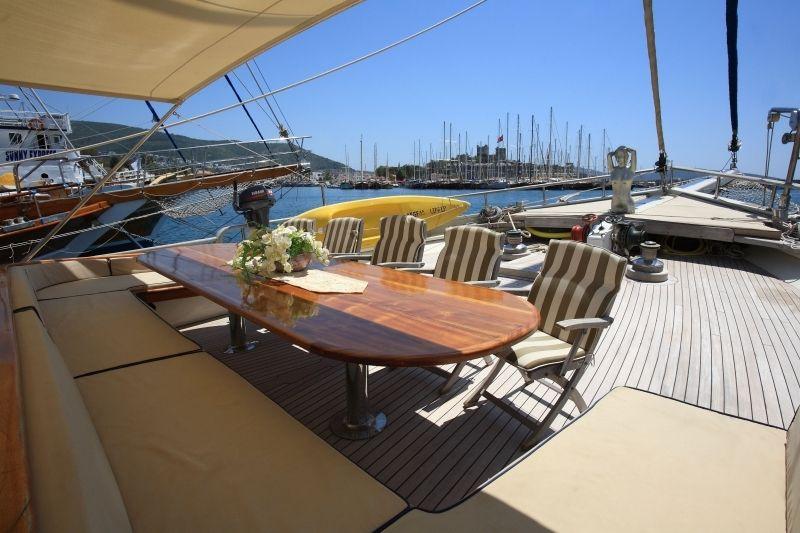 Alfresco Dining
