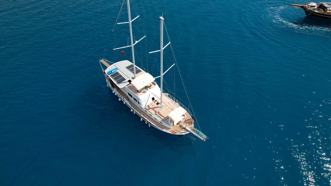 yacht