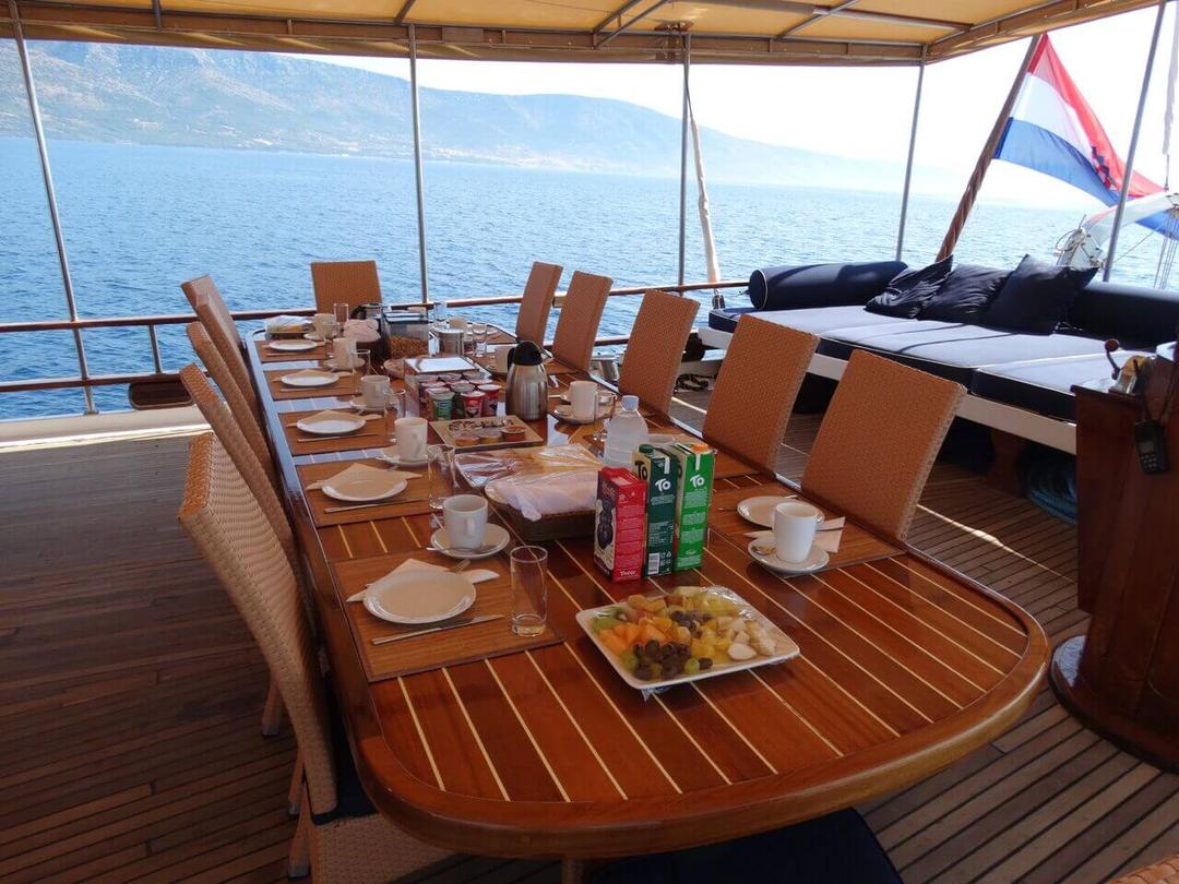 Alfresco Dining