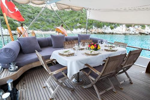 Alfresco Dining