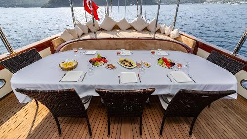 Dine with Stunning Views