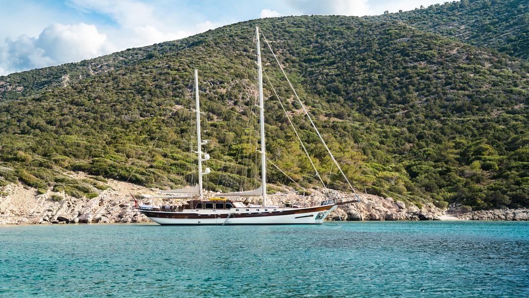 yacht
