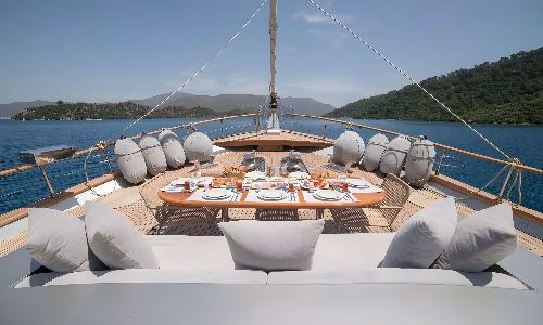 Unveiling Luxury and Comfort: The Essence of Opulence