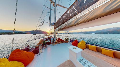 Spacious Outdoor Living