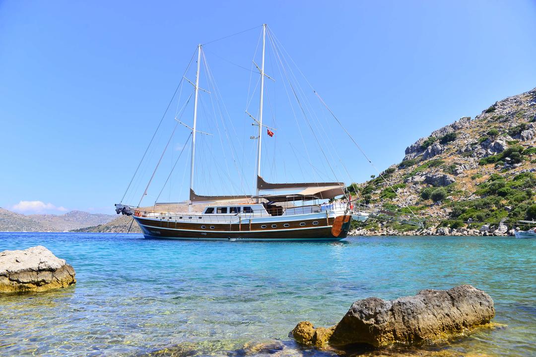 yacht