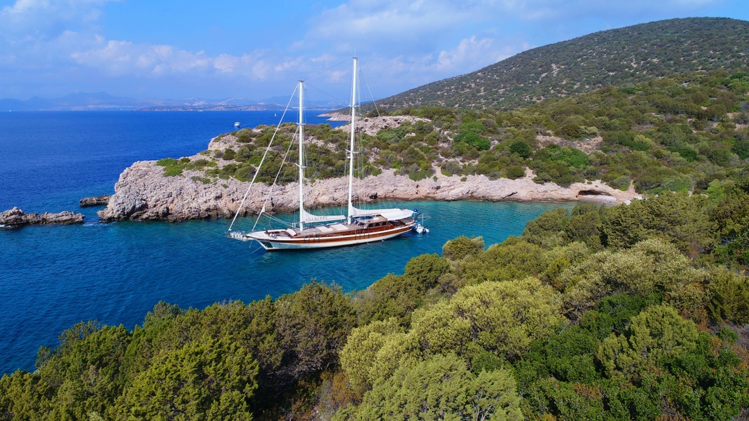 The choice between Gulet or Yacht charter, decisions, decisions! What do you choose? 