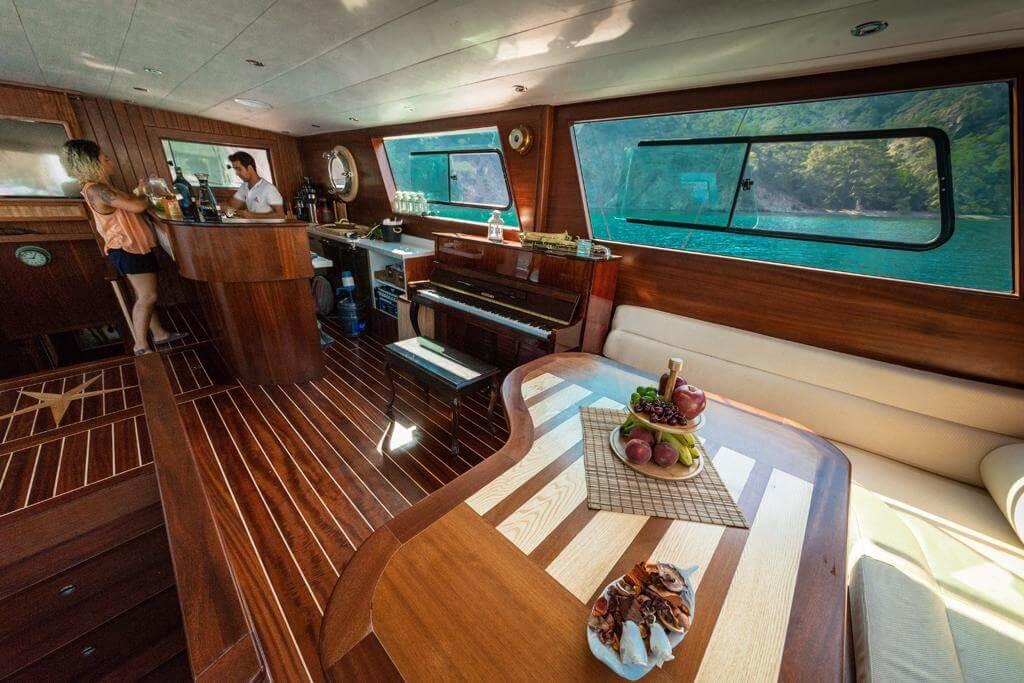 Relaxing social space